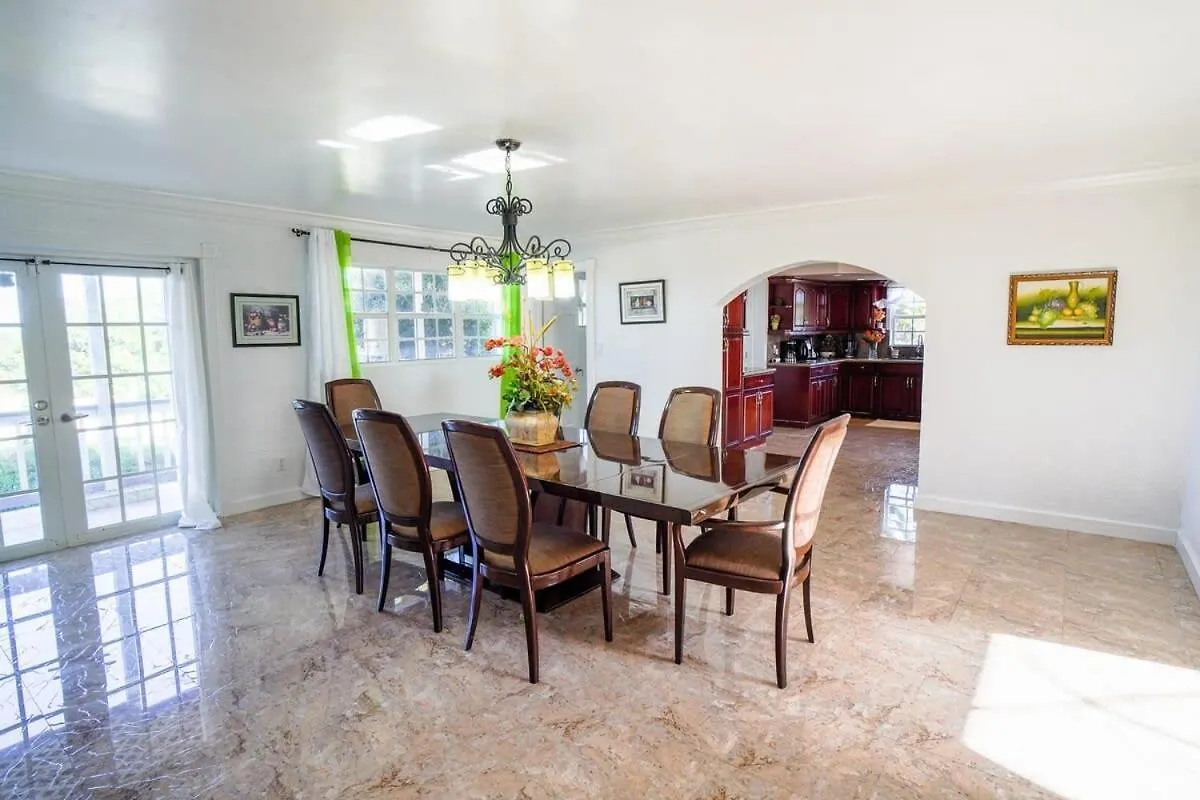New Chalk Sound Home Bbq Pool Beach Steps Away Taylor Bay Beach Turks And Caicos Islands